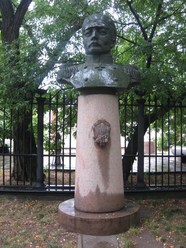Памятник русскому адмиралу Нахимову в Николаеве