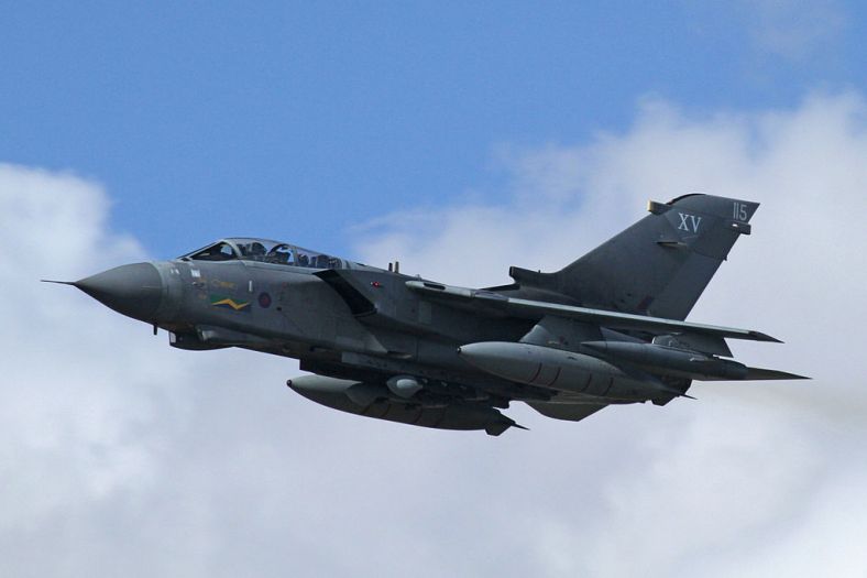 1024px-Panavia_Tornado_GR4_05_4827995363