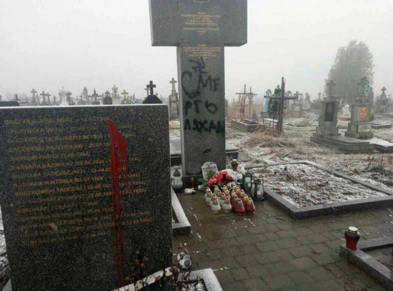 Poland_cemetery1
