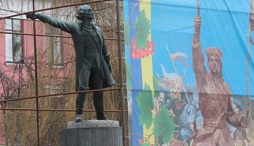 Минкульт дал добро на демонтаж и перенос памятника Суворову