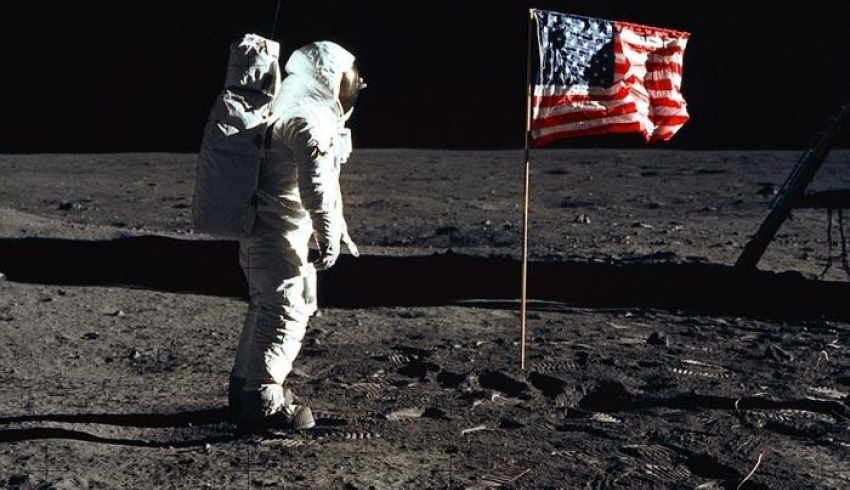 NASA планирует высадить астронавта  на Луну в течение 10 лет